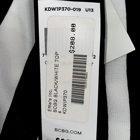 NWT BCBG white and black striped top! Read description! MAKE AN OFFER! 🤩❤️👀😍 - Picture 4 of 5